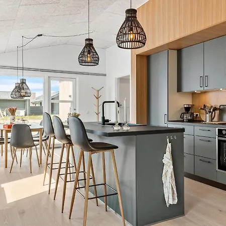 Stunning In With Kitchen *